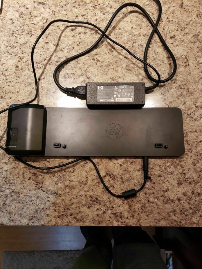 HP 2013 ULTRASLIM DOCKING STATION HSTNN-1x10 727347-001 WITH HP CHARGER