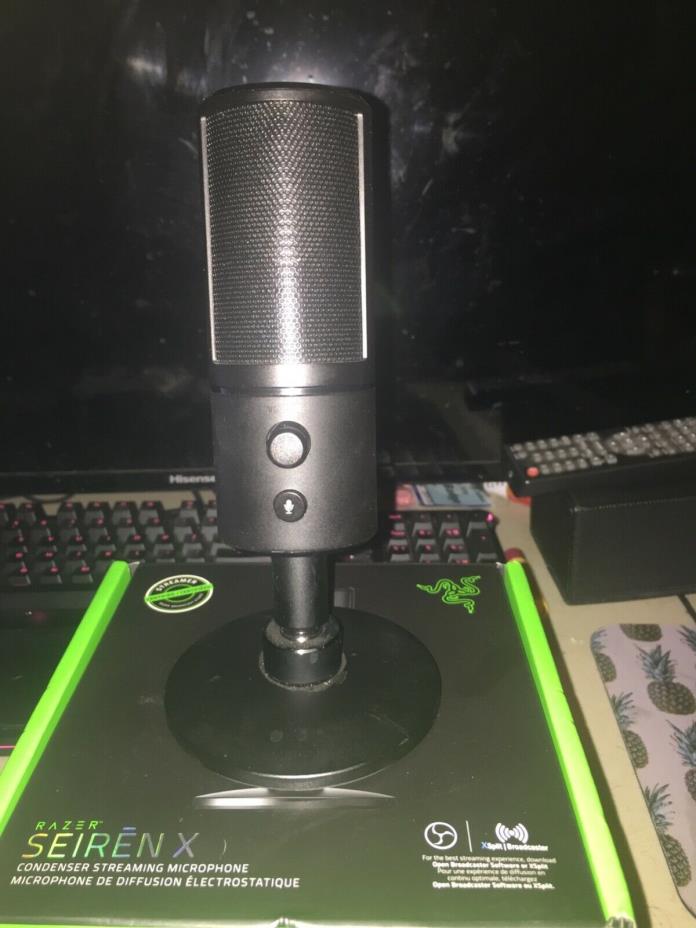 Razer Seiren X - Professional Grade HD Studio Sound USB Digital Microphone