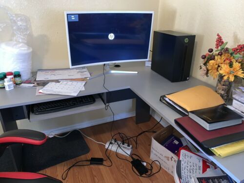 hp i5 Desktop Samsung 32” Curve Screen Monitor With Desk And Game Chair