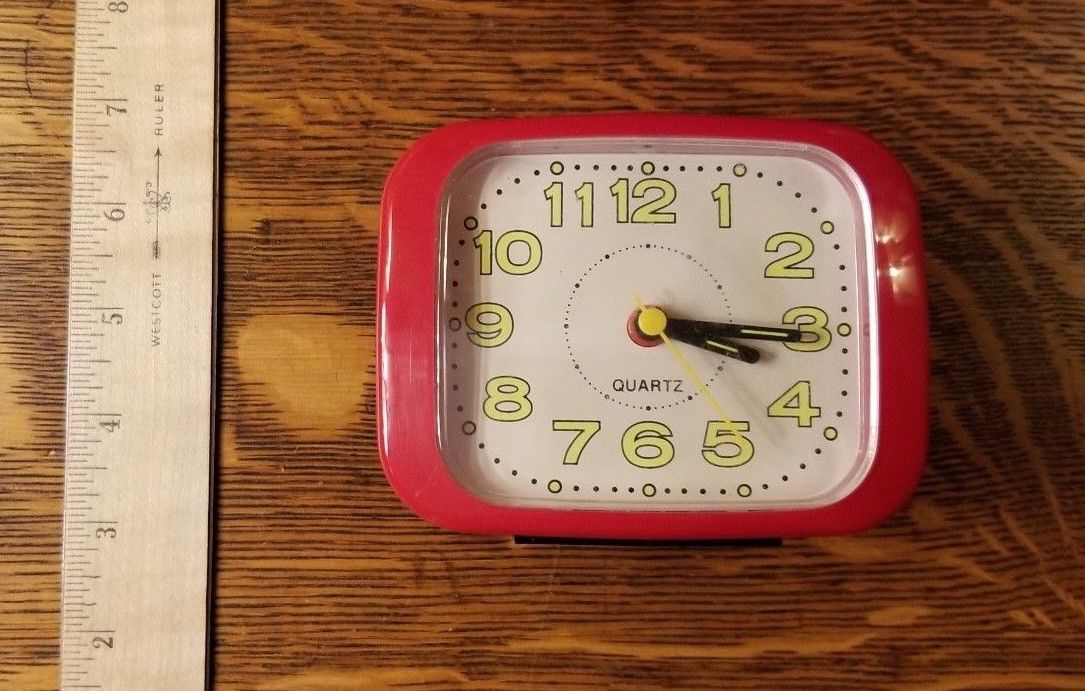 Retro-Look Alarm Clock  - RED Plastic - Cool Mod Decor - Battery Operated