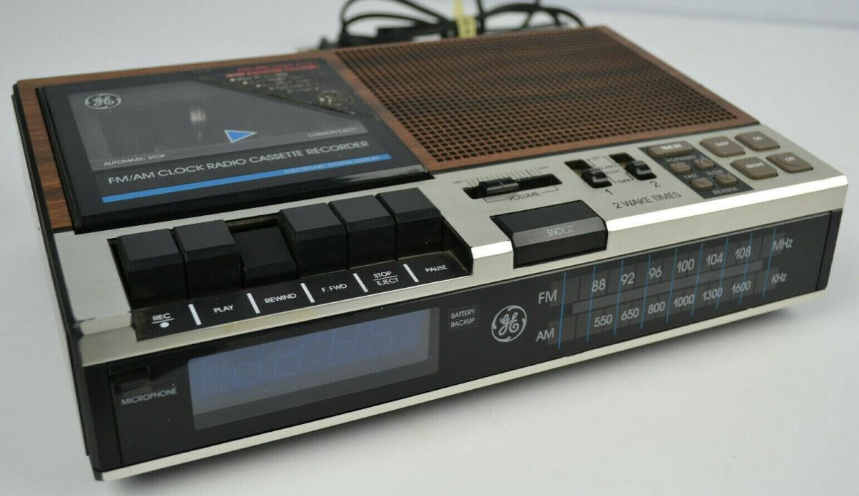 Vintage GE General Electric 7-4956B AM-FM Cassette tape Player Alarm Clock Radio