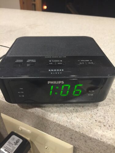 Philips AM/FM Dual Alarm Clock Radio Model No. AJ3116M/37