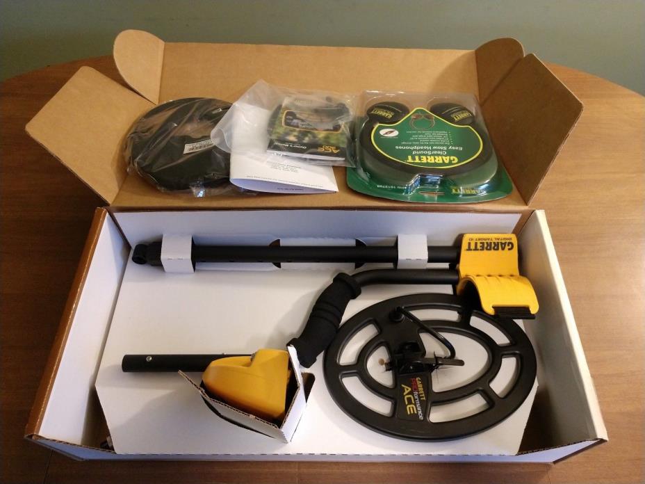 New Garrett Ace 300 Metal Detector with Extras Free Shipping 2 Year Warranty