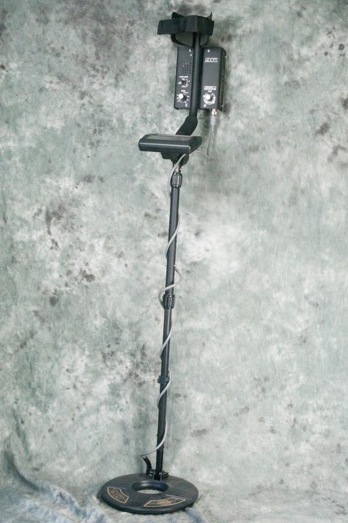 White's M6 Metal Detector with 10