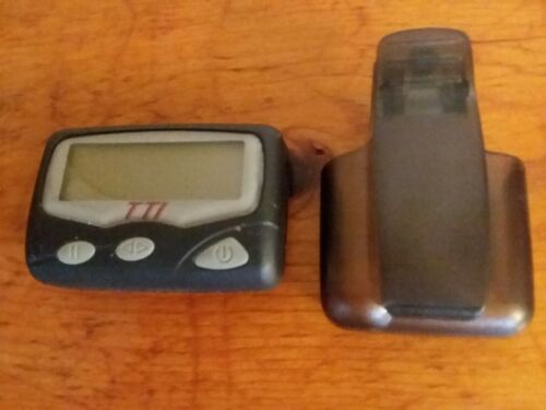 ITT Ovation Alphanumeric Pager w/ Holster/Instructions Excellent