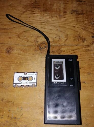 SANYO Microcassette Voice Tape Recorder Player M5400 Vintage Great Condition