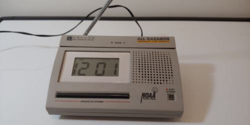 Oregon Scientific All Hazards Emergency Alert NOAA Weather Radio MODEL WR-3000