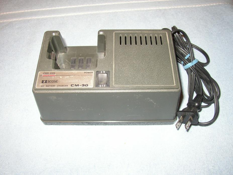 Icom CM 30 battery charger Nice !