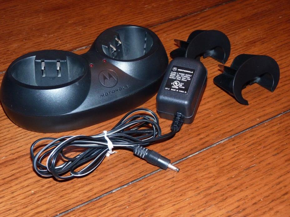 Motorola 1564200R07 Charging Base - Motorola Talkabout Handheld Radios - VG Cond