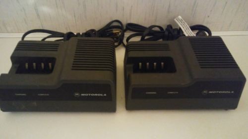 SET OF 2 Motorola Model NTN4633C Two Way Radio Battery Chargers