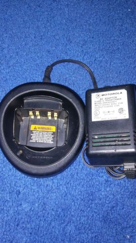 Motorola HTN 9000B RADIO BATTERY CHARGER AND POWER SUPPLY