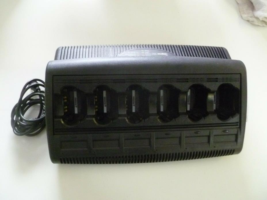 Motorola WPLN4121BR IMPRES Six Bank Two Way Radio Battery Charger XTS5000 3000