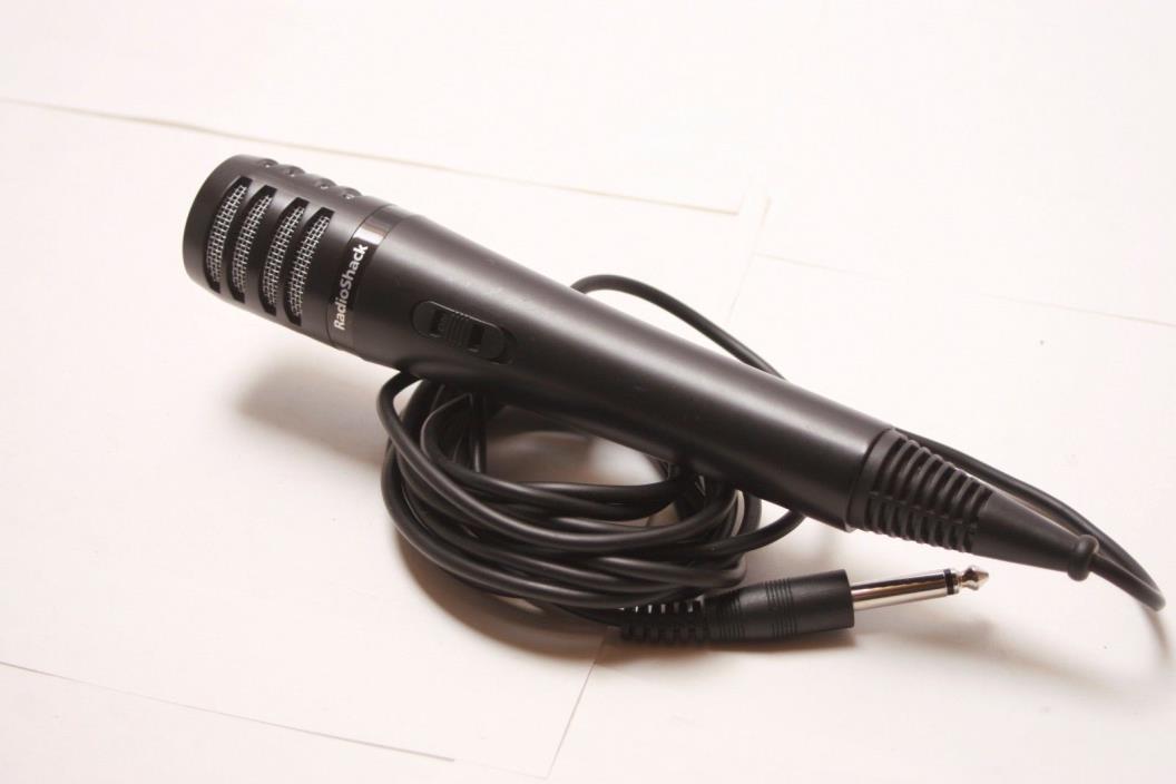 RadioShack 33-3039 Dynamic Cable Consumer Microphone Mic Black ~ Very Nice!