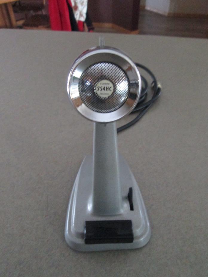 VINTAGE TURNER MICROPHONE MODEL 254C CERAMIC STAND UP