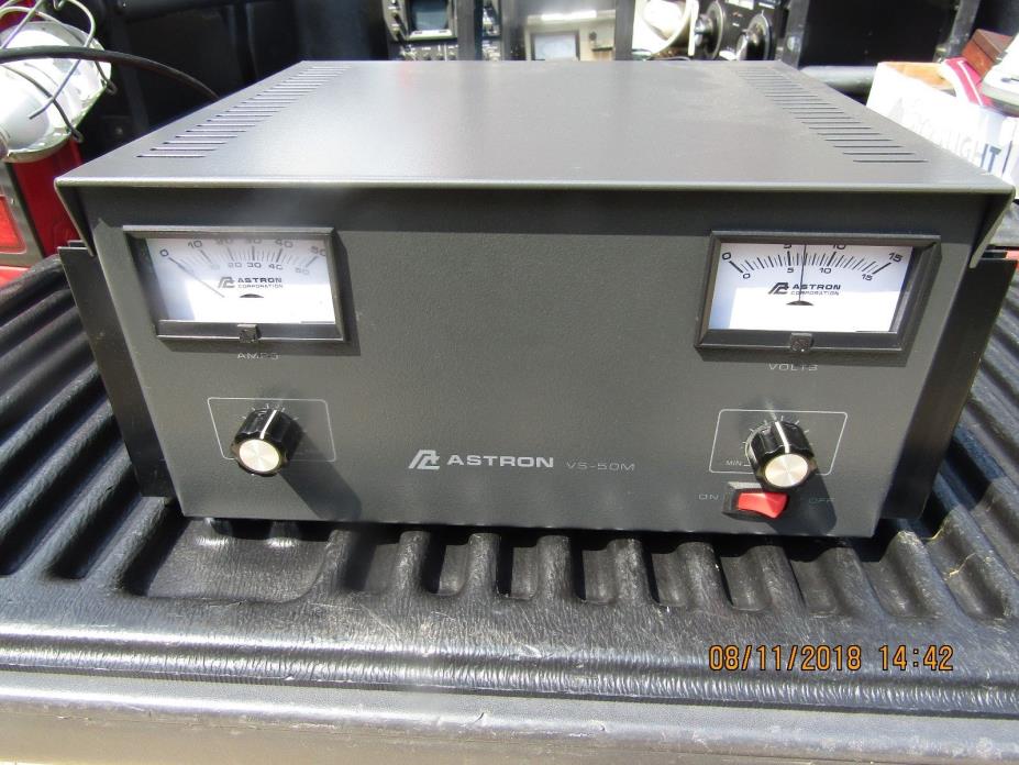 Astron VS-50M TableTop 50Amp Variable Power Supply w/ Meters very nice works Gre