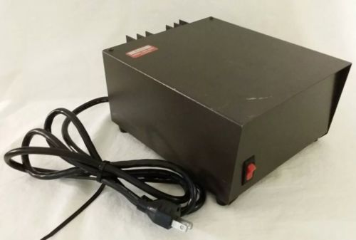 Nice Astron Model RS-10A 13.8 VDC  7.5A Continuous Power Supply 115v