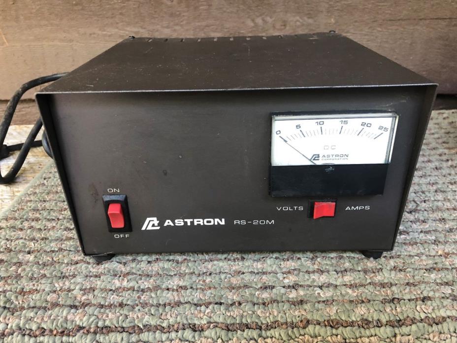 Astron RS-20M Table Top 13.8V 20 Amp Regulated DC Power Supply