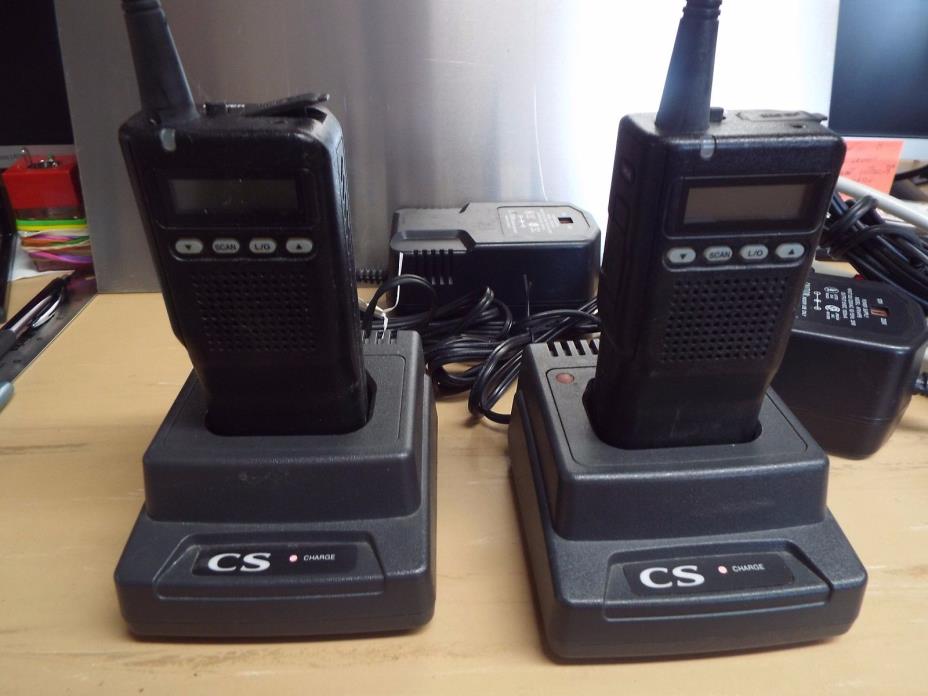 2 radios SPU454KT Uniden, walkie talkie, two way radio