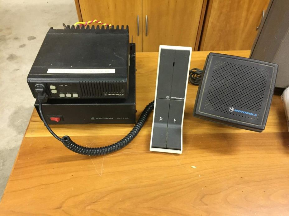 Motorola MaxTrac VHF Base Station with accessories