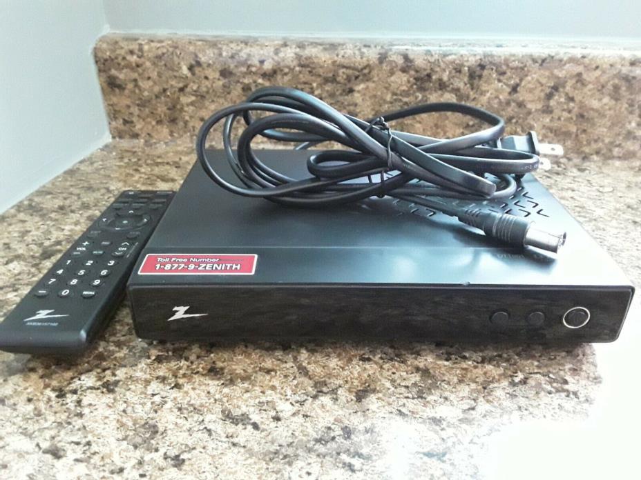 Zenith DTT901 Digital TV Tuner Converter Box with Remote & RF Cable, Very Nice!