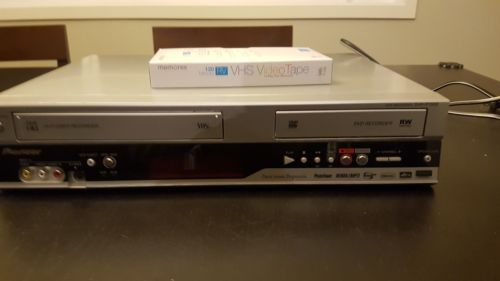 Pioneer DVD Recorder / VHS Combo DVR-RT502 + Tape