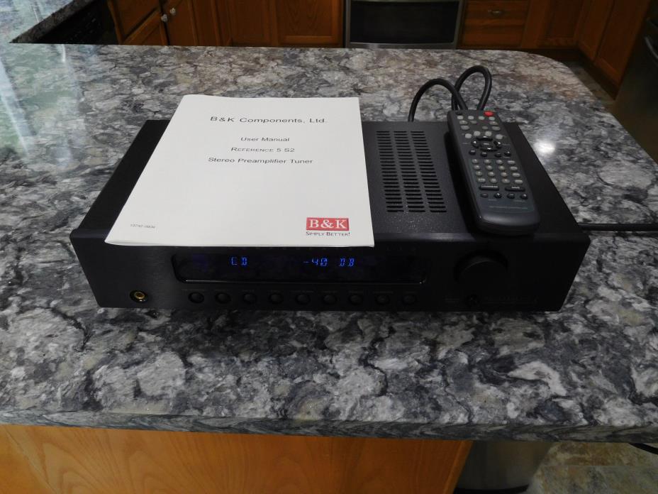 B&K Components Reference 5 S2 PreAmplifier tuner with original remote and manual