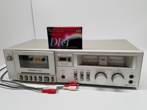 VINTAGE TECHNICS CASSETTE PLAYER/RECORDER MODEL RS-M205