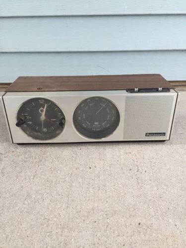 Panasonic RC-7243 clock radio Vintage
