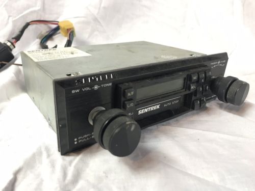 Sentrek SCR-562 Radio Receiver Cassette Player Untested Vintage 1989-1993