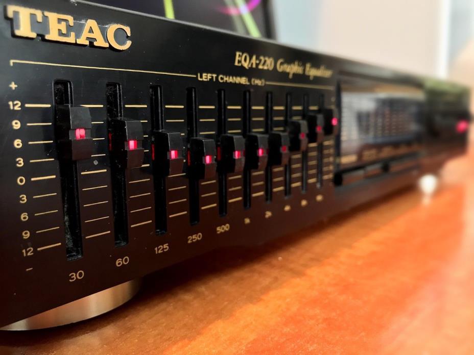 TEAC Stereo Graphic Equalizer (Model EQA-220)