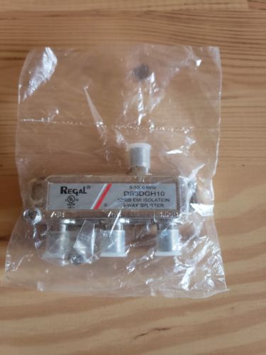 Regal 3 Way Splitter 5-1000 MHz  DS3DGH10  120dB EMI Isolation  (10 Pack ) / 203