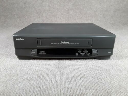 Sanyo VCR VHS Player / VHR-5428 / Recorder Retro