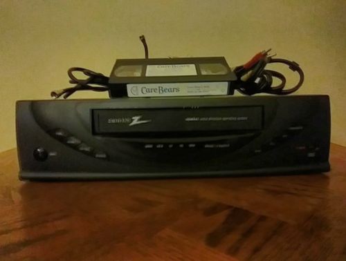 Zenith VRA421 4 Head Hi-Fi VCR VHS Player With A/V Cables Free Movie *No Remote*