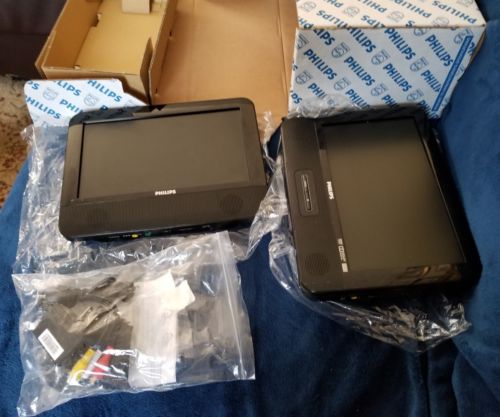 Phillips portable DVD player with dual monitors
