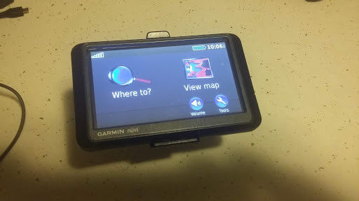 Garmin NUVI 255W GPS unit North America Maps. Bundle Car charger and mount
