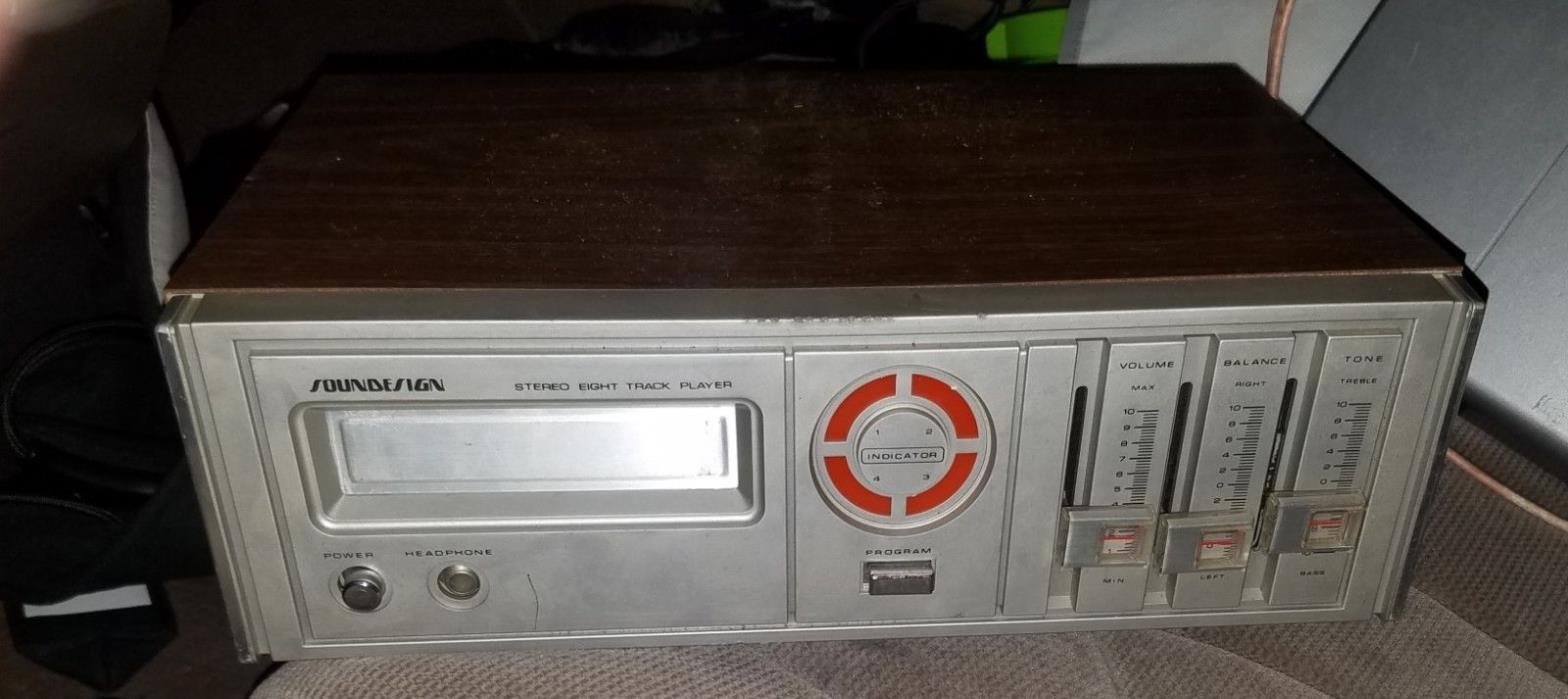 Soundesign 4126 8 Track Stereo Tape Player With Phono Input, Works Great