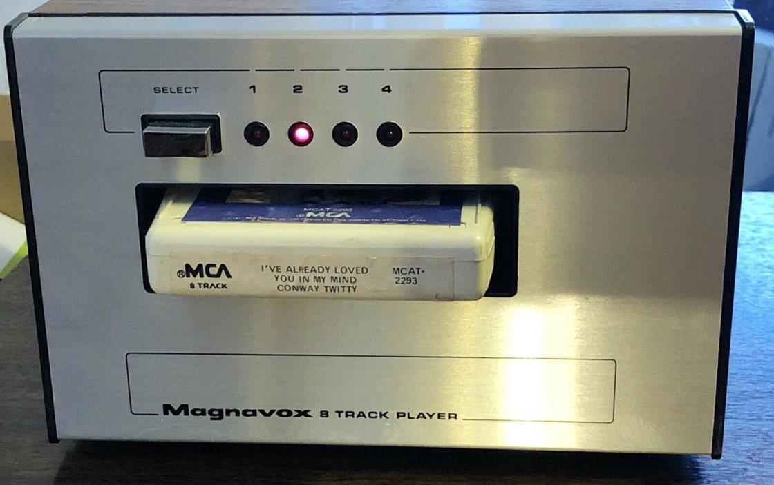 Vintage 1976 Magnavox TG3525 8-TRACK Player Silver Face Wood Case - Works