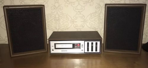 SOUNDESIGN 4840 VINTAGE  8-TRACK STEREO PLAYER W/SPEAKERS - Ex. Cond & Serviced!