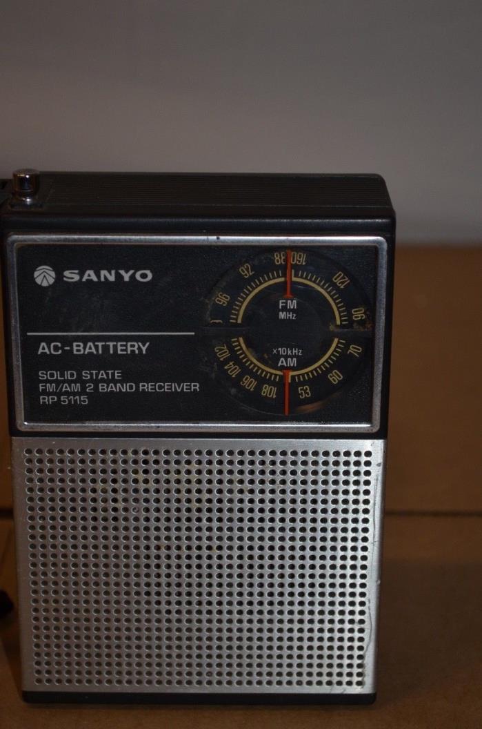 Vintage Sanyo AC-Battery Solid State FM/AM 2 Band Receiver Model #RP 5115