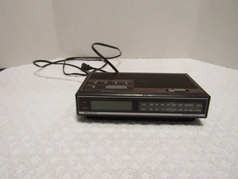 Vintage Sanyo RM 5006 AM/FM Alarm Clock Radio!