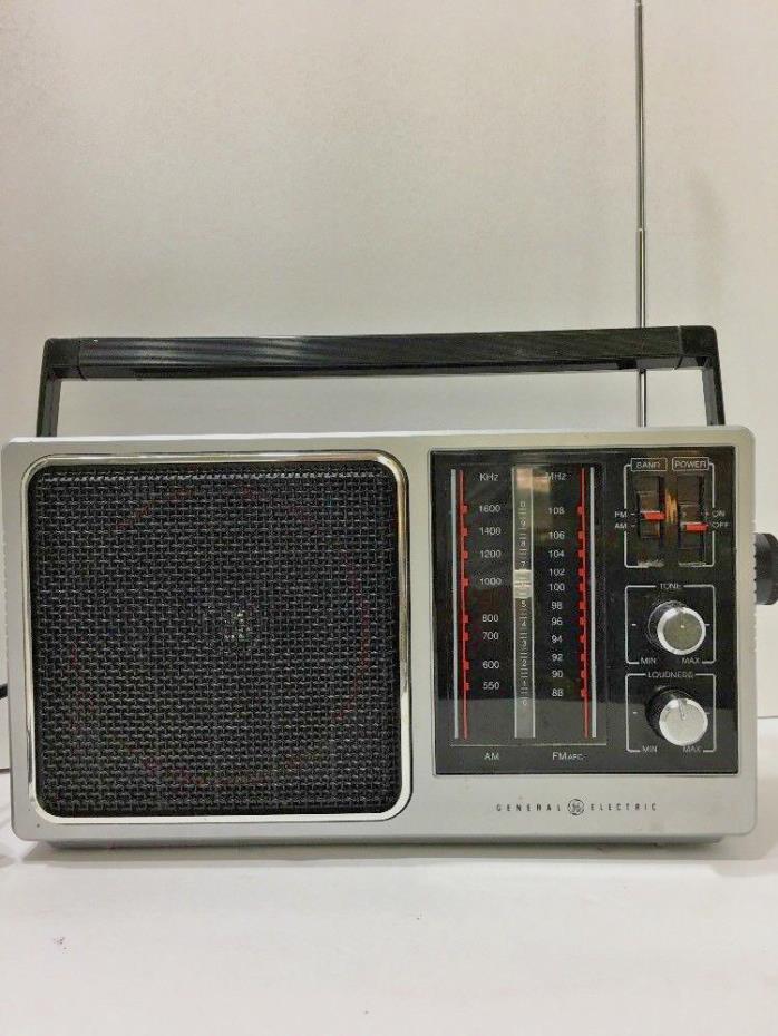 Vintage General Electric GE AM/FM Portable Radio Model # 7-2857A Works Great!