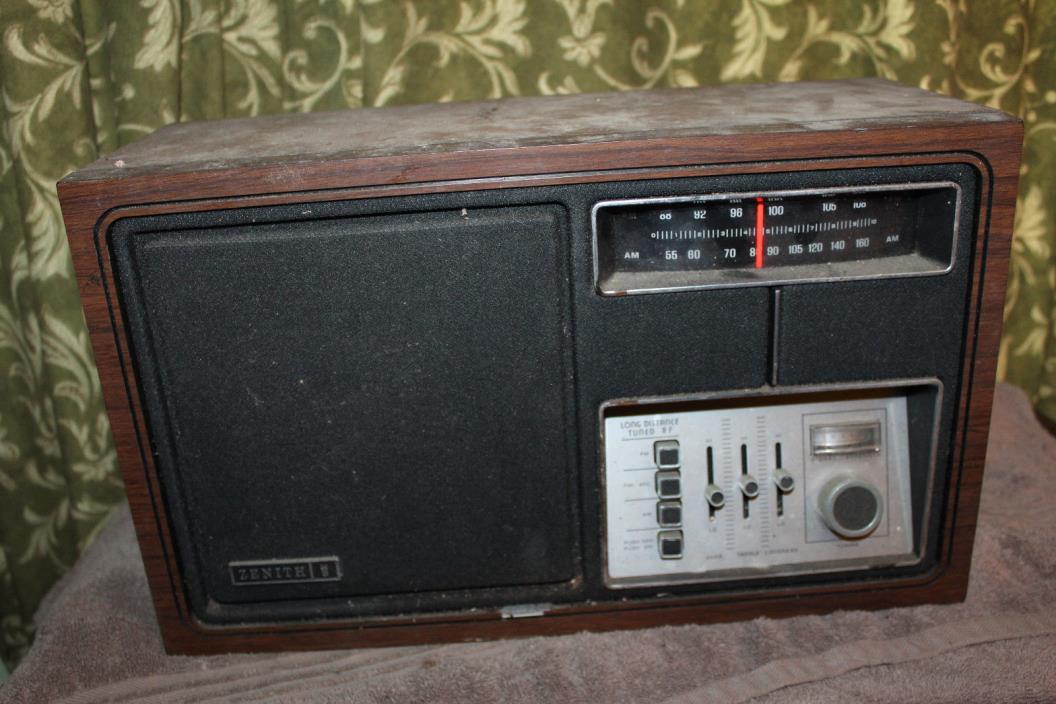 Vintage 1977 Zenith Wooden Radio Model J430W Rare