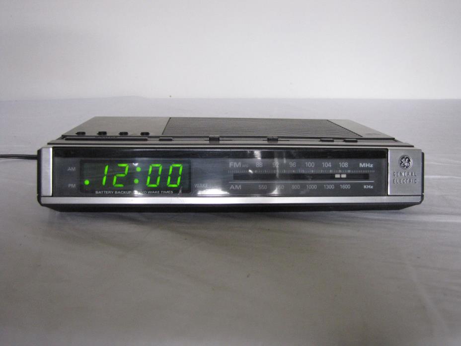 General Electric Model 7-4629A AM/FM Alarm Clock