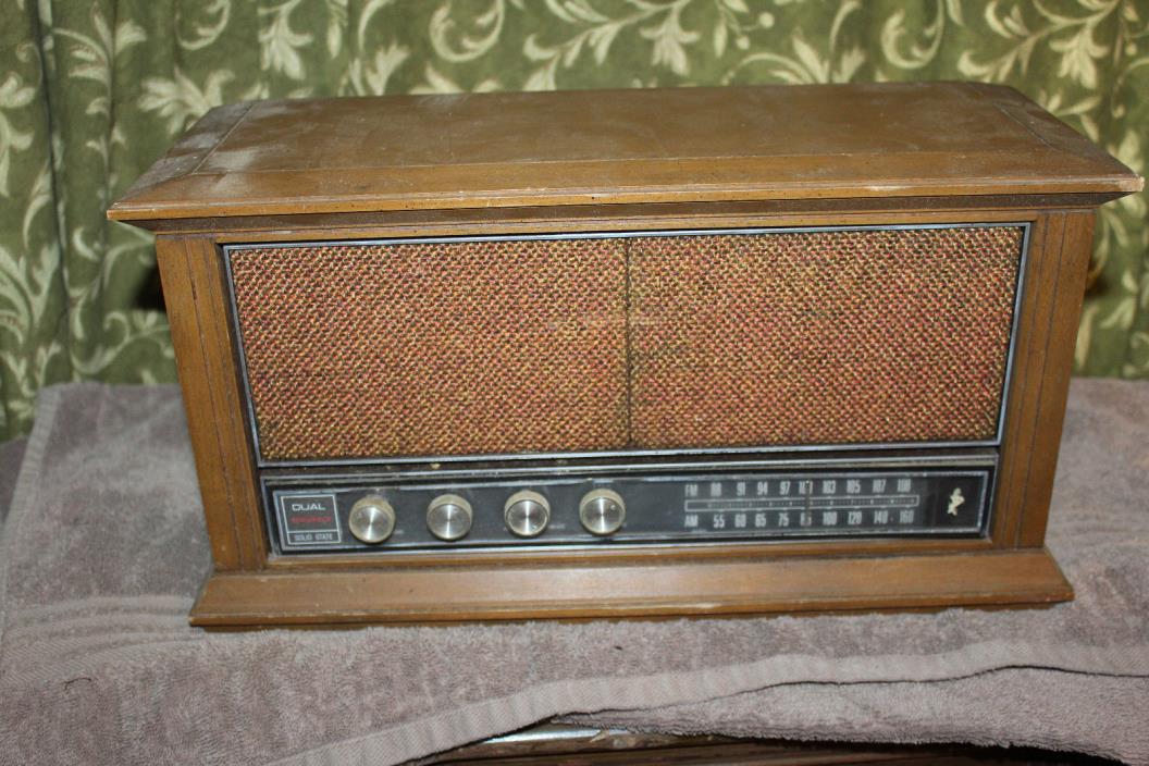 Vintage GE General Electric Wooden Radio Model T2260A Rare Dual Speaker