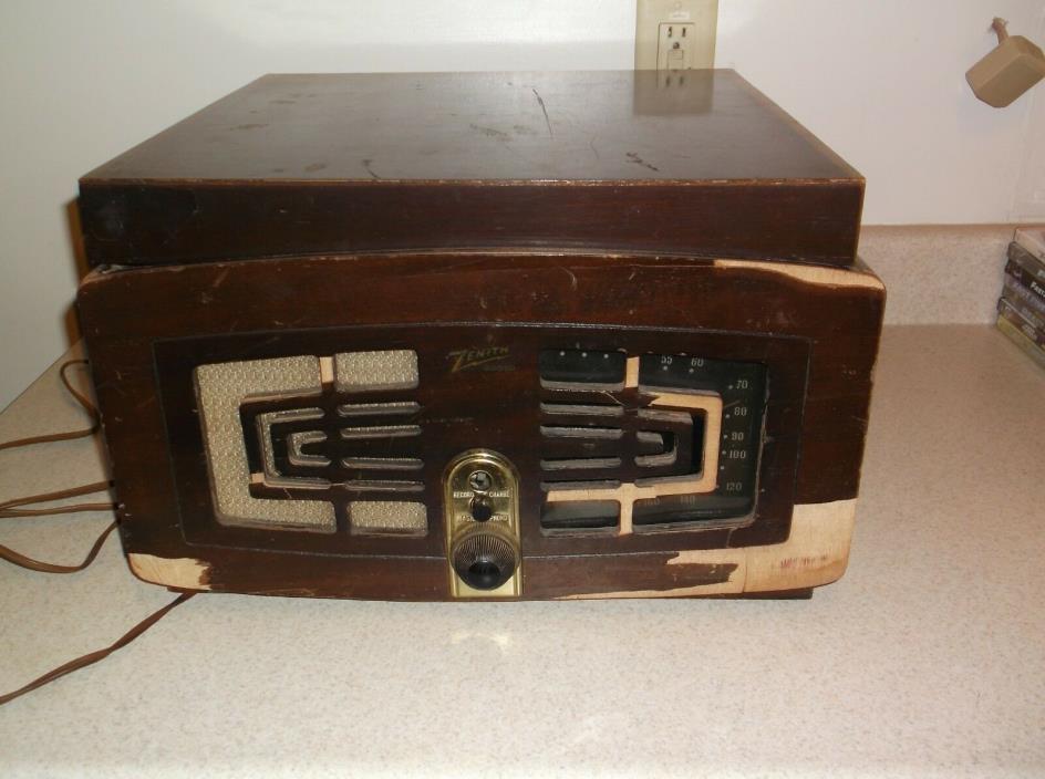 vintage ZENITH tube radio/turntable model 5R086            200
