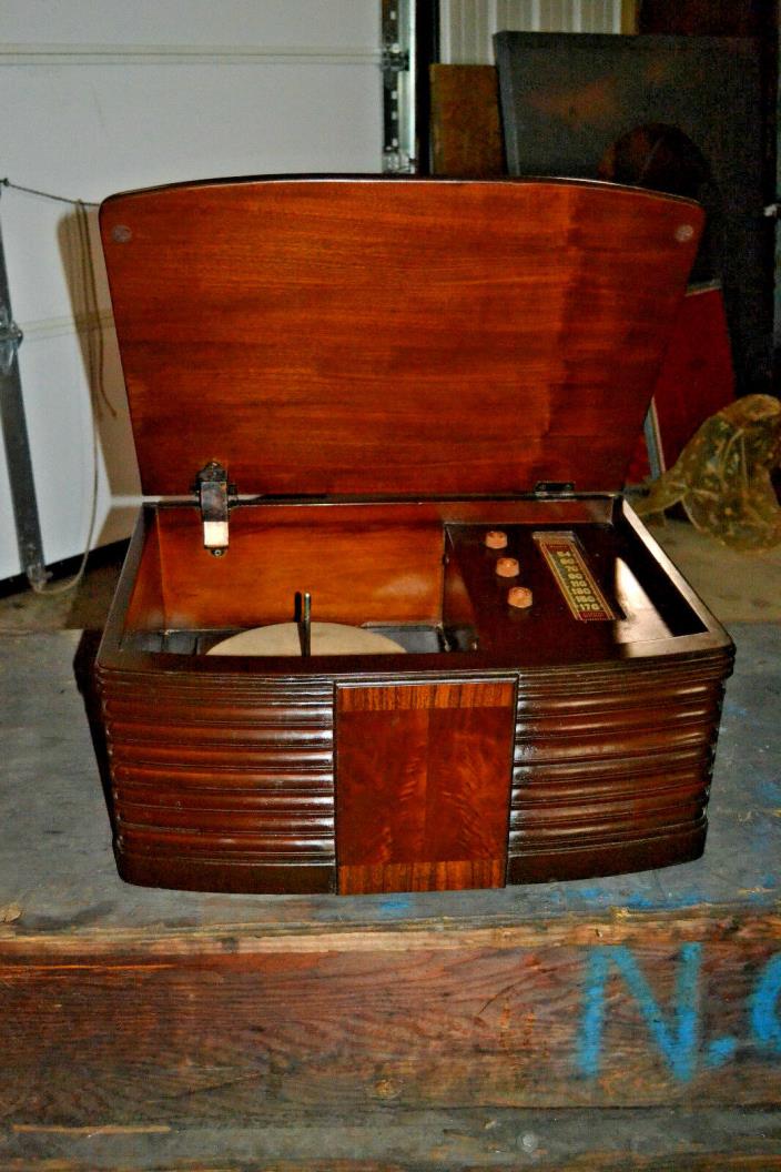Vtg Bendix Aviation 0656A AM Radio Phonograph Record Player Art Deco 1940s