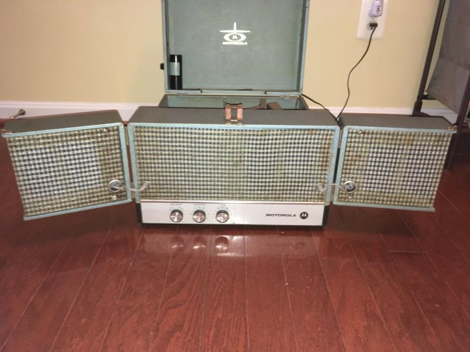 Motorola SP-26-B Tube Stereo Portable Record Player: turns on, plays