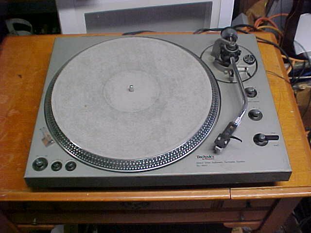Technics SL-1600 Direct Drive Turntable (working)