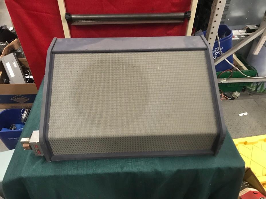 antique vintage  speaker in box case  from radio station M1-33315-A 137 748N