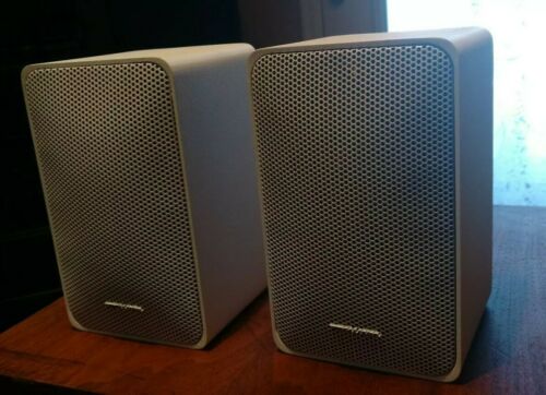 Realistic Minimus 7 Speakers Made In Korea, White, excellent overall condition.